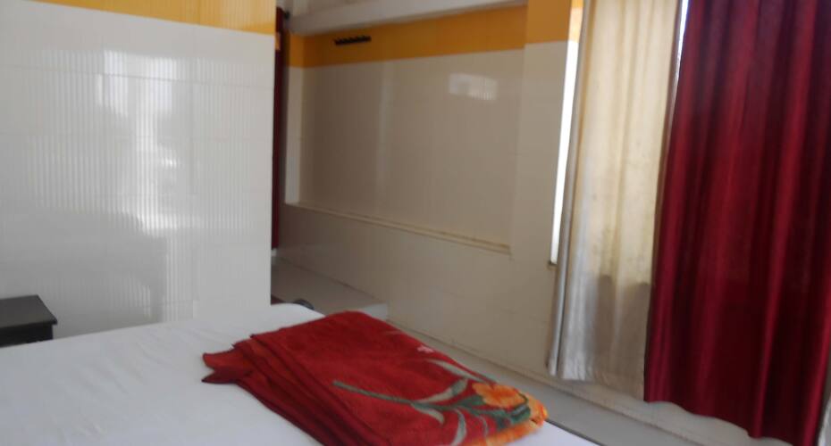Madhur Tarang Hotel, Ghazipur 2